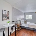 Stay Portland Collection - Super Studio In Brooklyn