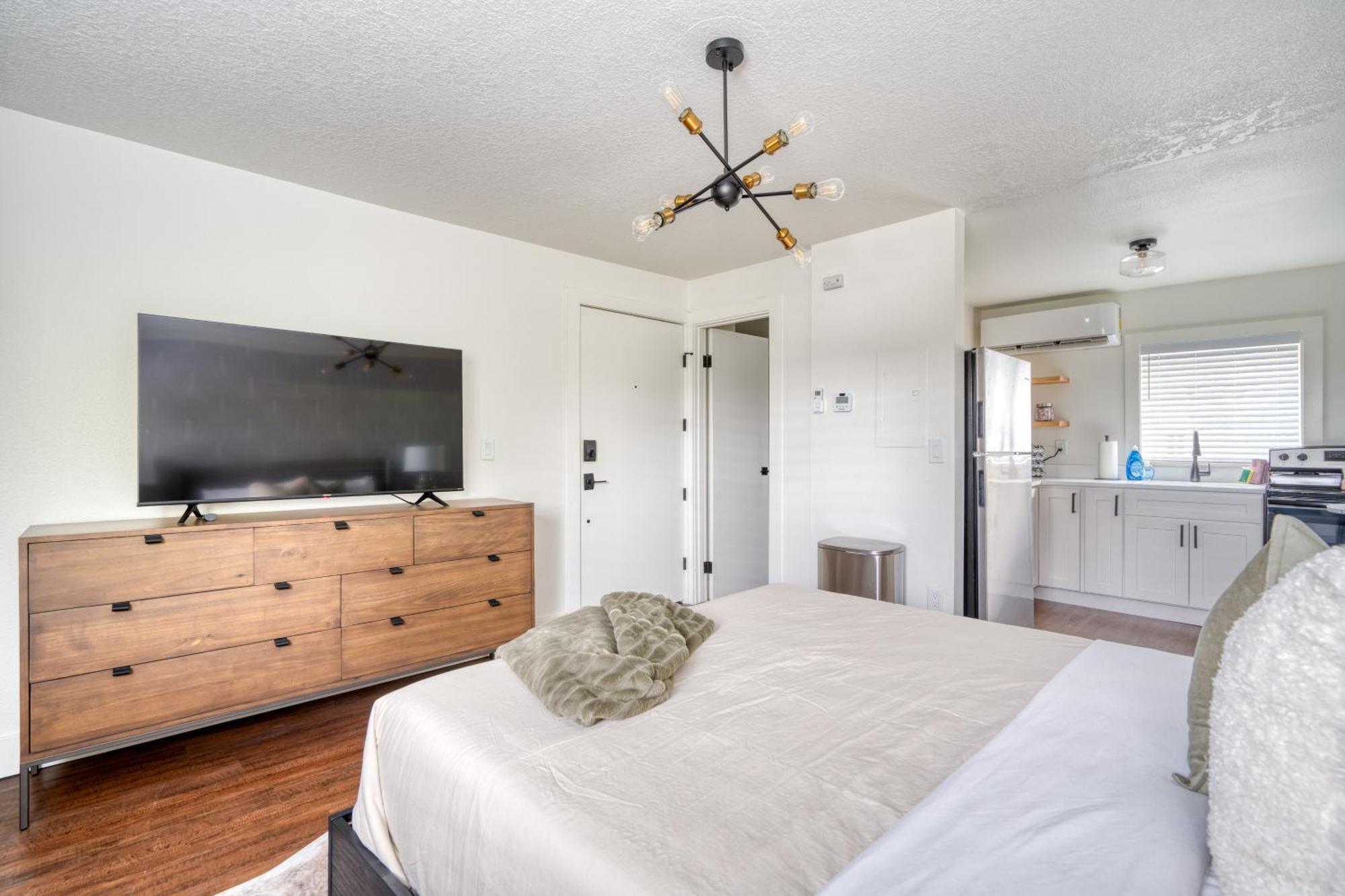 Apartment Collection - Super In Brooklyn *